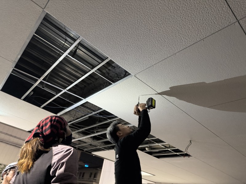 天井ボード破損部復旧工事